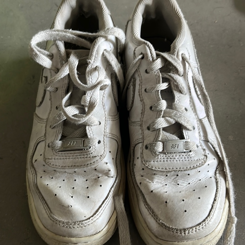 Youth 5.5 air force Nikes